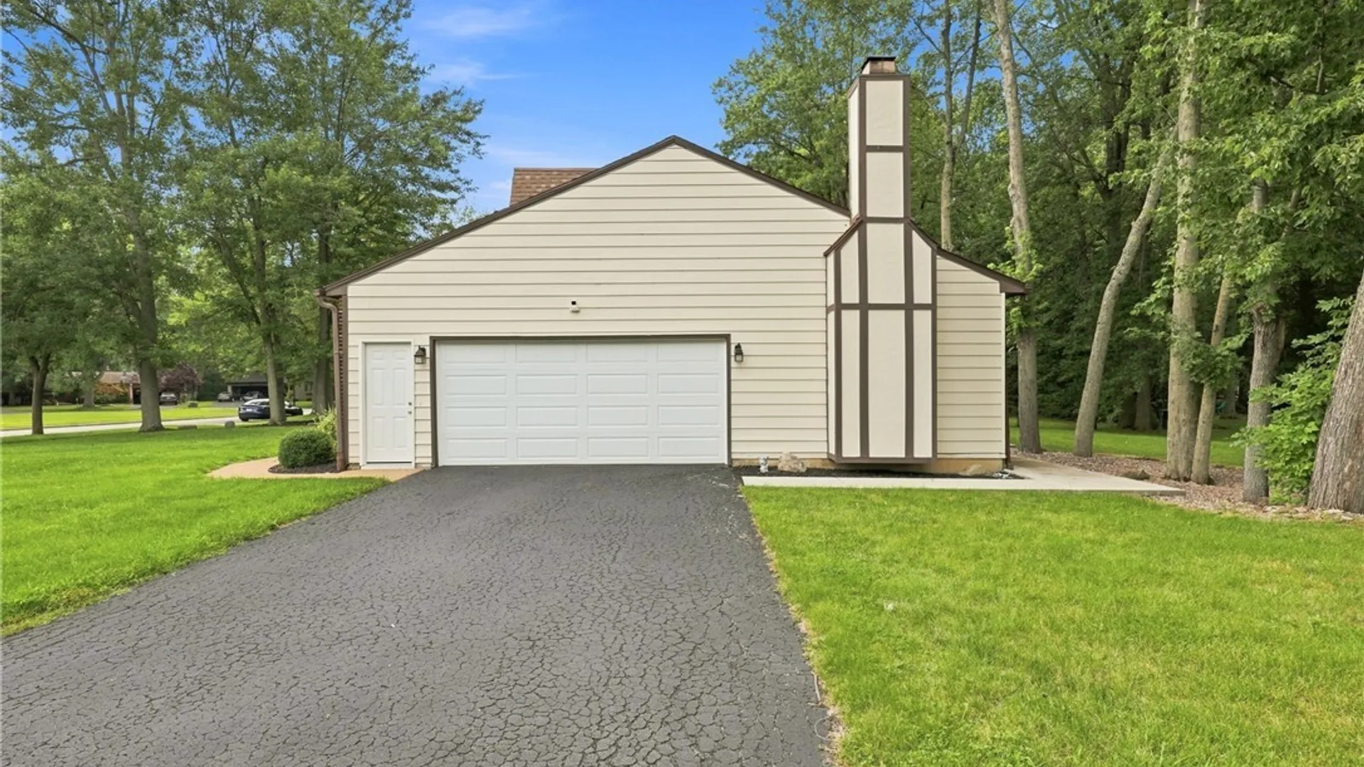 Property at 85 Moorgate Court, Amherst, NY 14051 38
