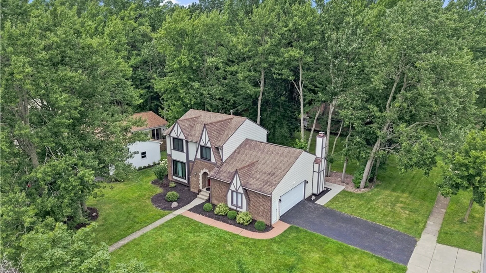 Property at 85 Moorgate Court, Amherst, NY 14051 40