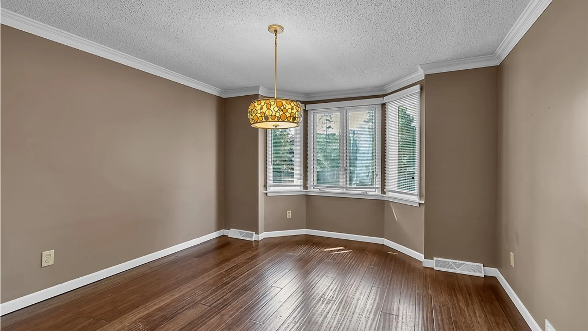 Property at 135 Plantation Court, Amherst, NY 14051 8