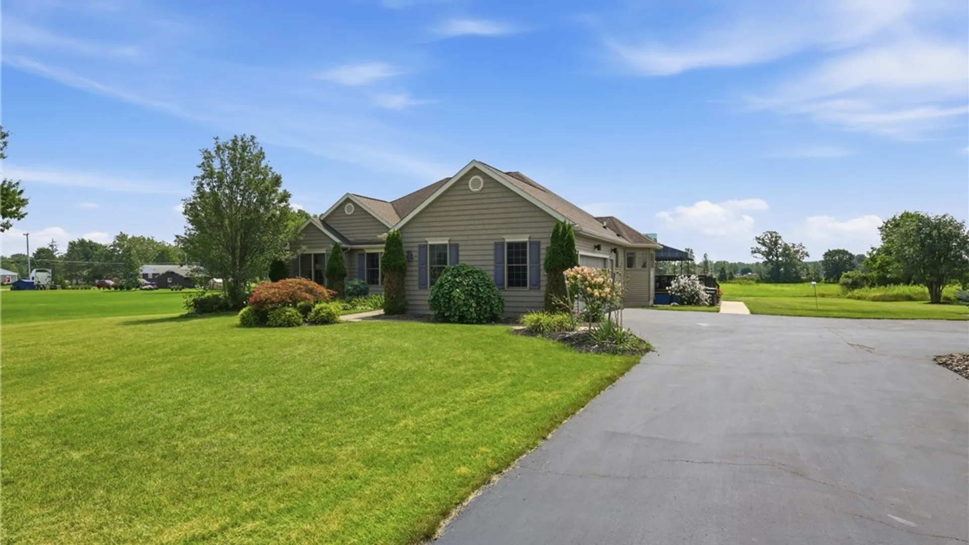 Property at 4922 Beach Ridge Road, Pendleton, NY 14094 12