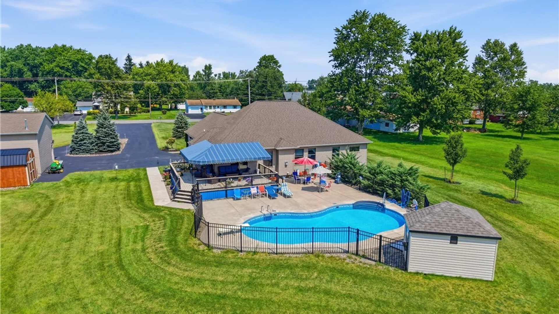 Property at 4922 Beach Ridge Road, Pendleton, NY 14094 4
