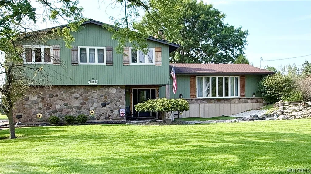 Property at 987 N Hewitt Drive, Lewiston, NY 14092