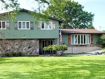 Property at 987 N Hewitt Drive, Lewiston, NY 14092