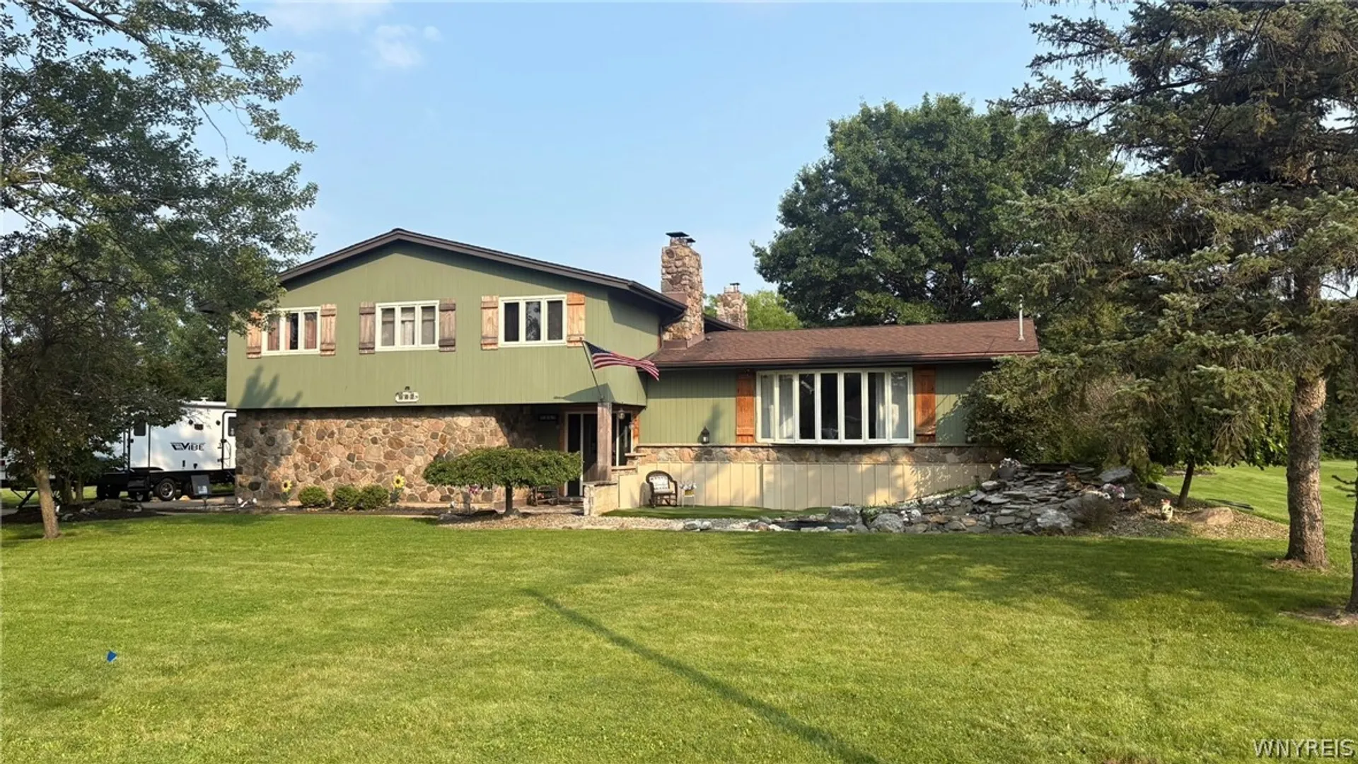 Property at 987 N Hewitt Drive, Lewiston, NY 14092 3