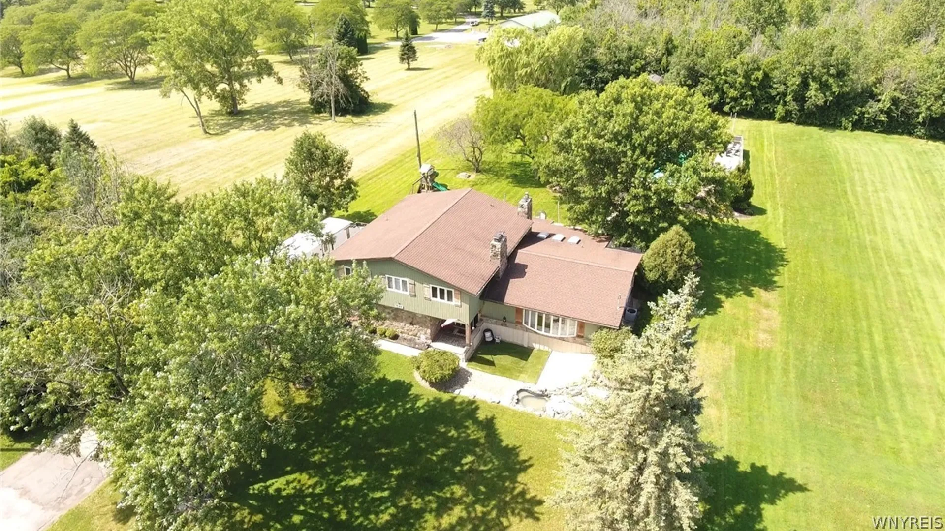 Property at 987 N Hewitt Drive, Lewiston, NY 14092 5