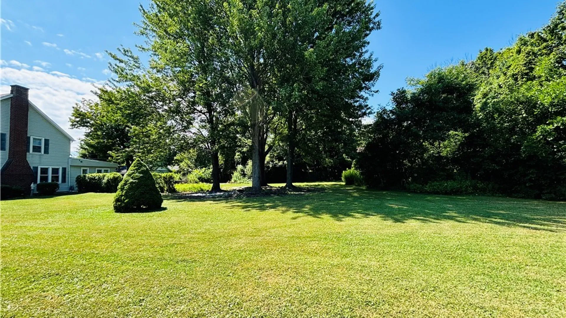 Property at 1933 Crescent, Hamburg, NY 14085 5