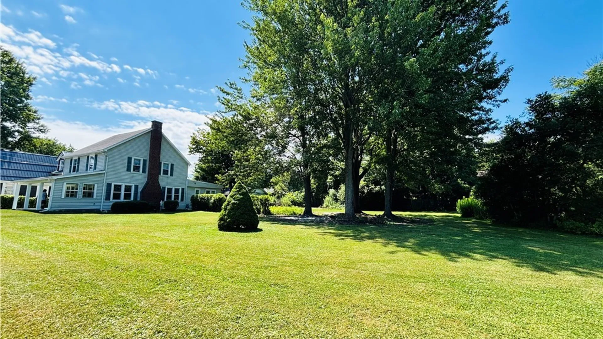 Property at 1933 Crescent, Hamburg, NY 14085 3