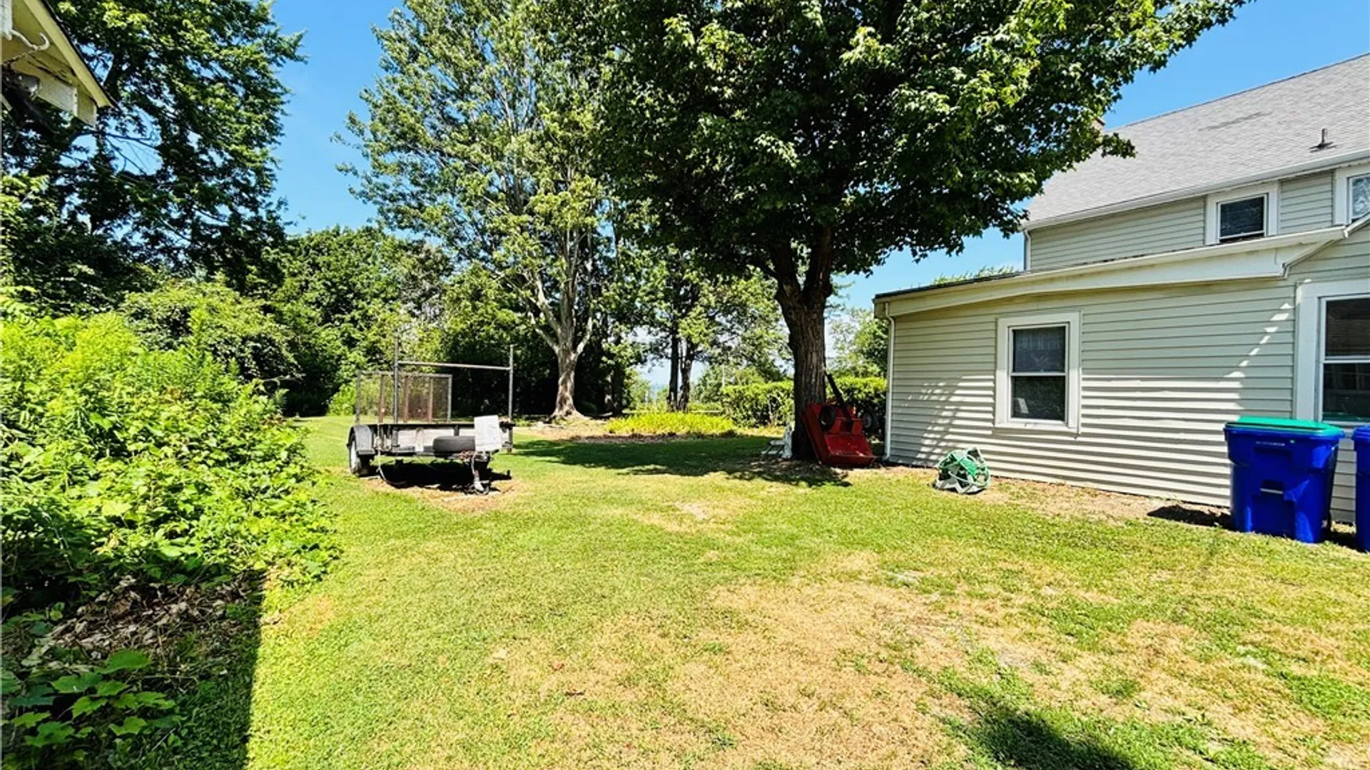 Property at 1933 Crescent, Hamburg, NY 14085 44