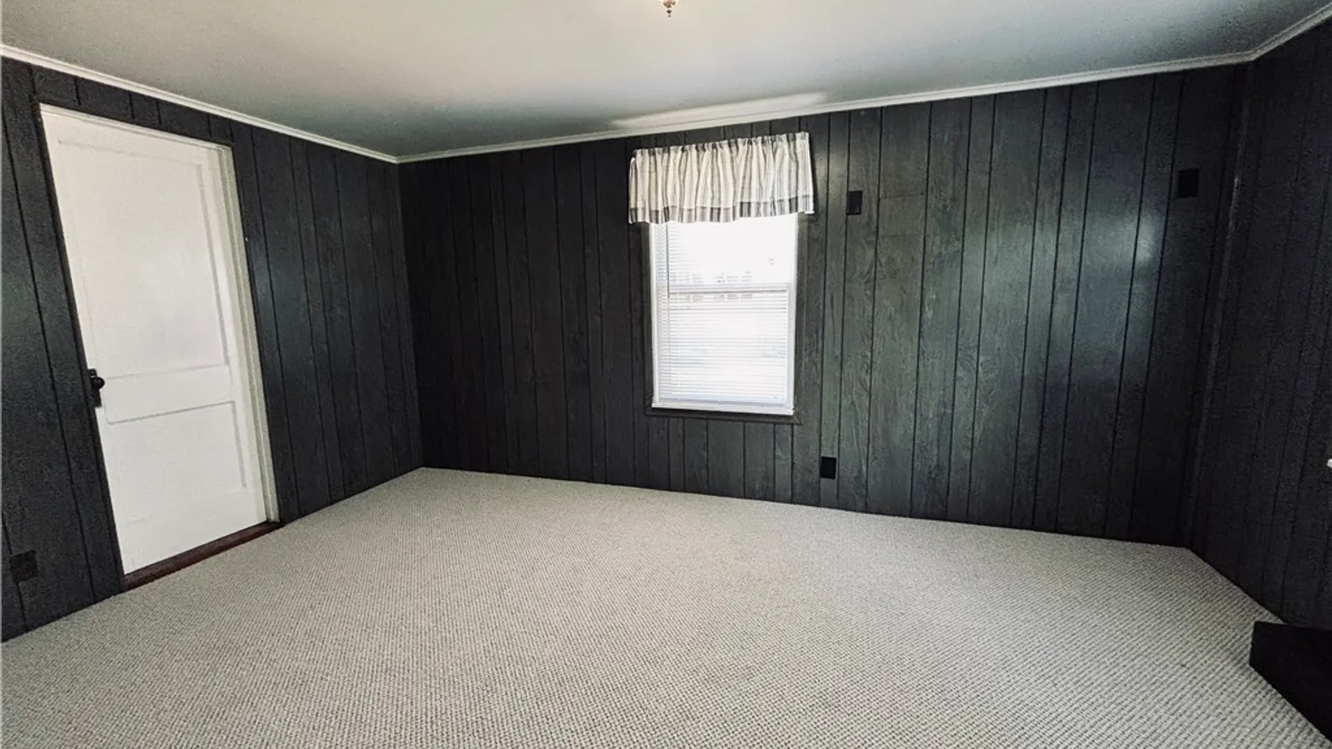 Property at 1933 Crescent, Hamburg, NY 14085 23