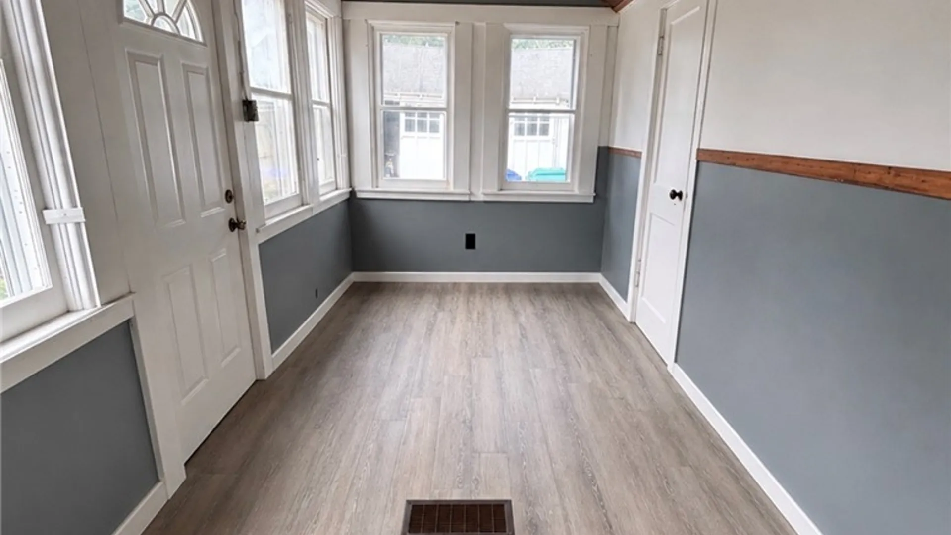 Property at 1933 Crescent, Hamburg, NY 14085 15