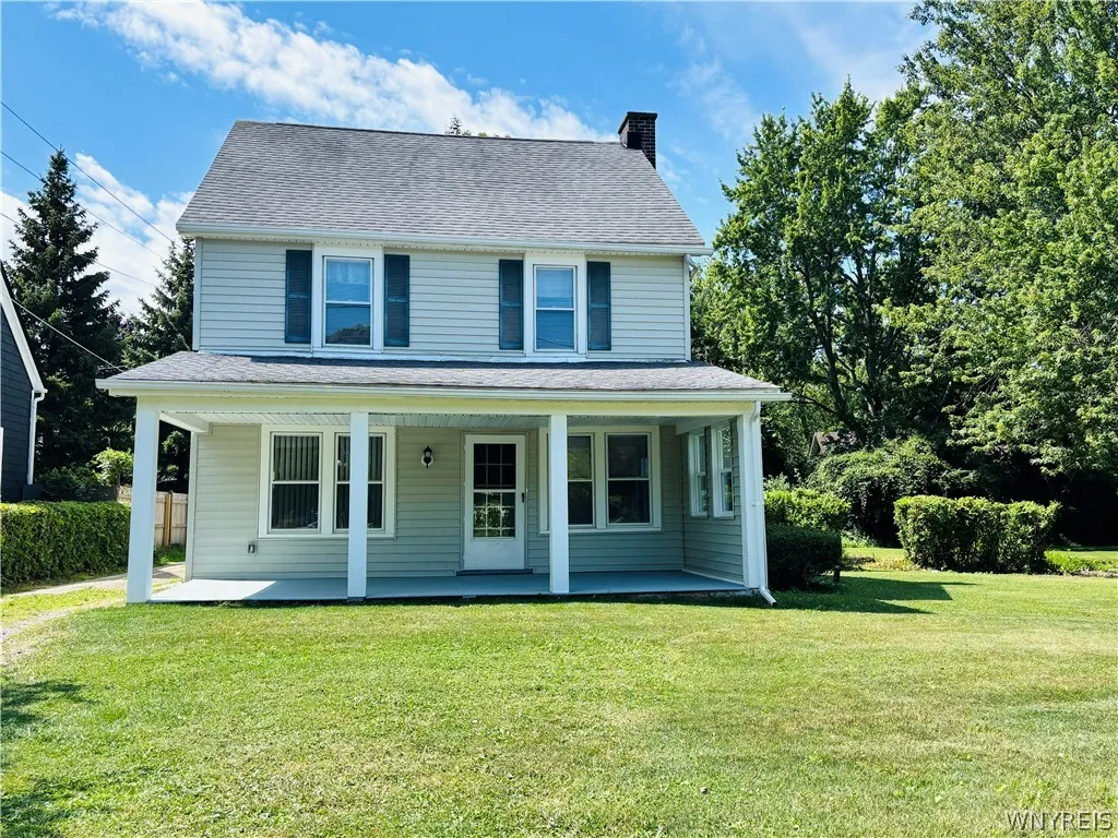 Property at 1933 Crescent, Hamburg, NY 14085