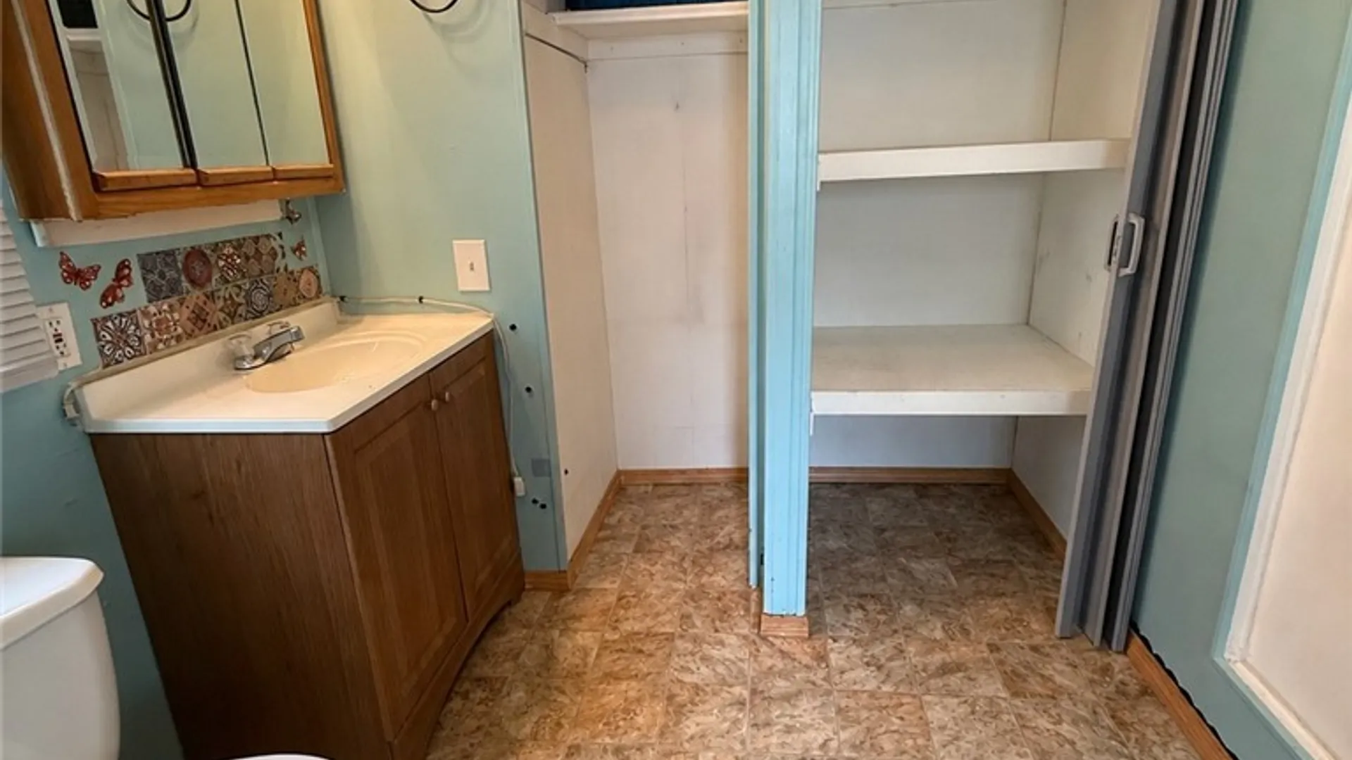 Property at 8148 Amy Jenn, Evans, NY 14006 3