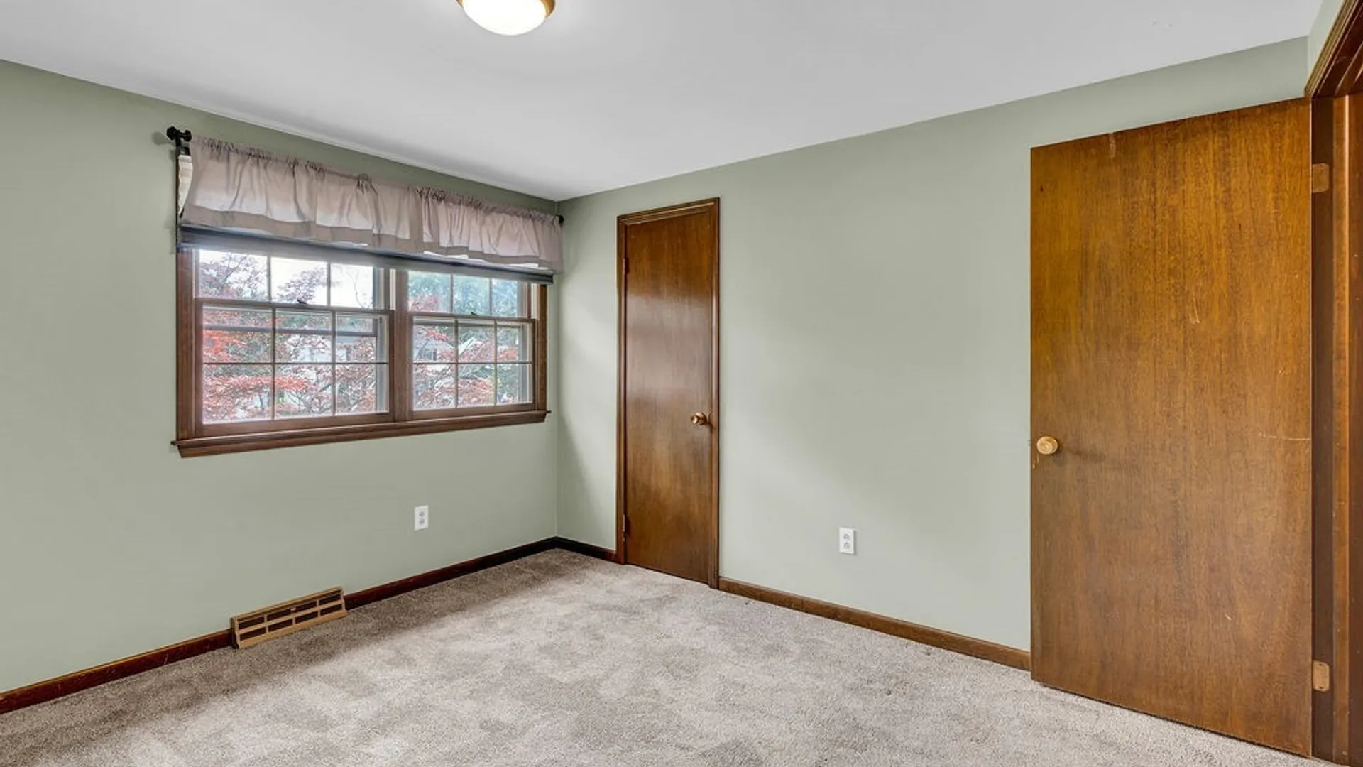 Property at 490 Sprucewood Ter Terrace, Amherst, NY 14221 26