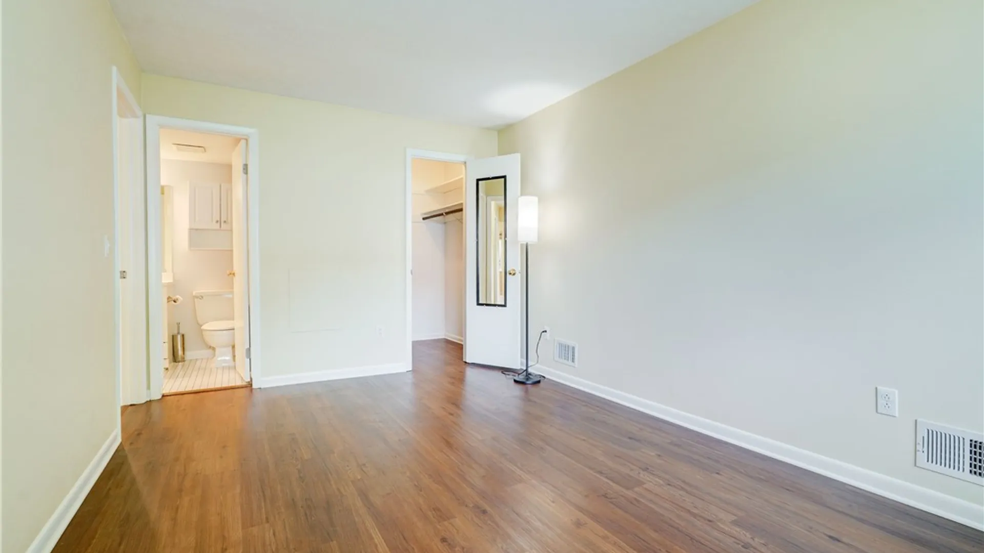 Property at 620 Eastbrooke Lane, Brighton, NY 14618 22