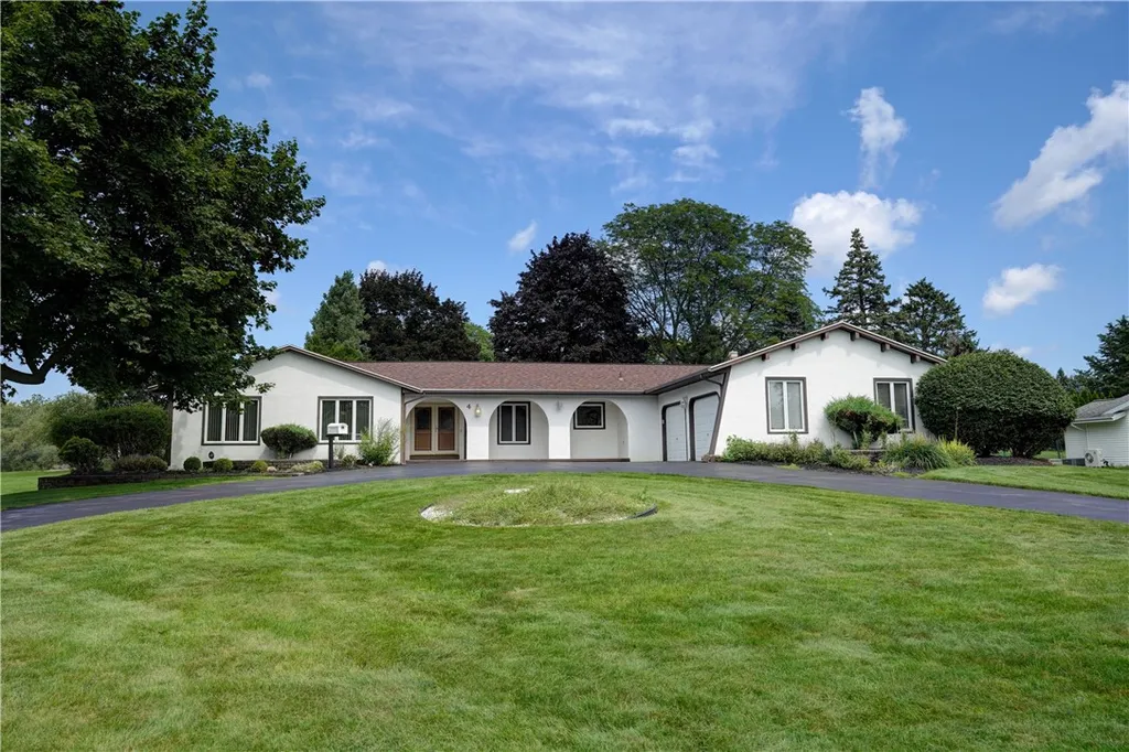 Property at 4 Pin Hook Lane, Pittsford, NY 14534