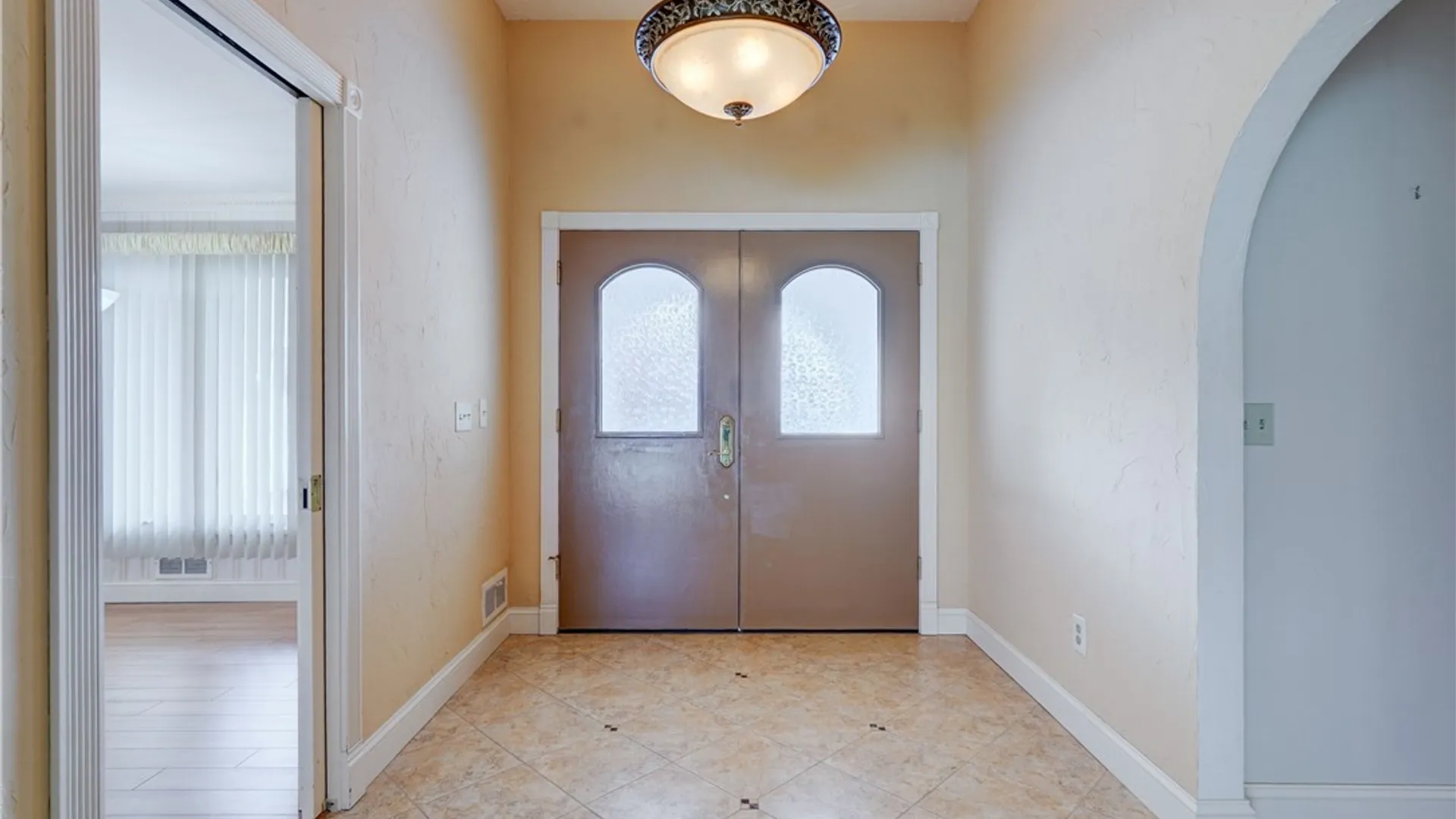 Property at 4 Pin Hook Lane, Pittsford, NY 14534 3
