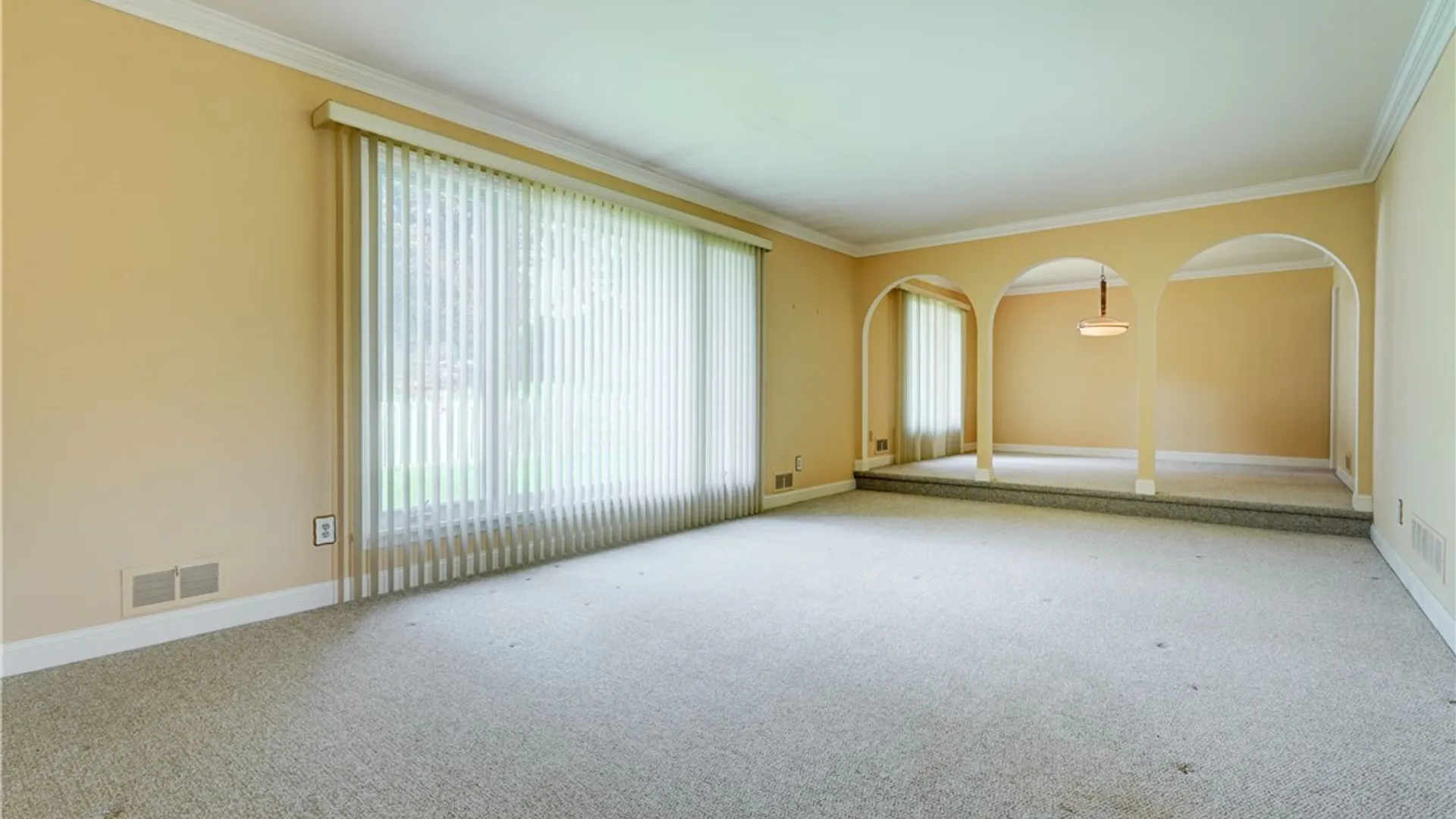 Property at 4 Pin Hook Lane, Pittsford, NY 14534 5