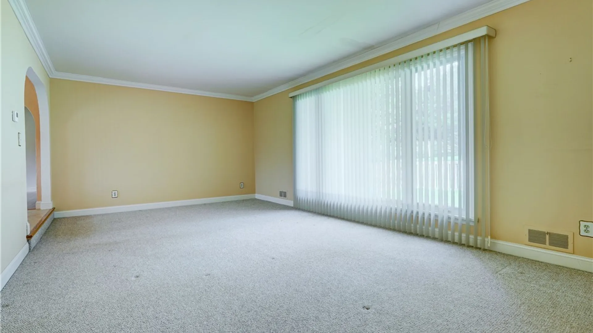 Property at 4 Pin Hook Lane, Pittsford, NY 14534 6