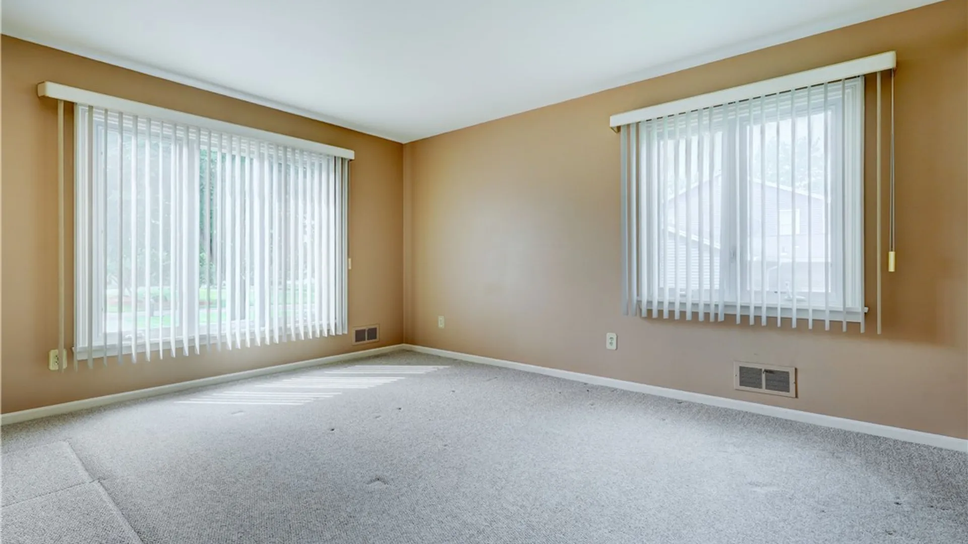 Property at 4 Pin Hook Lane, Pittsford, NY 14534 27