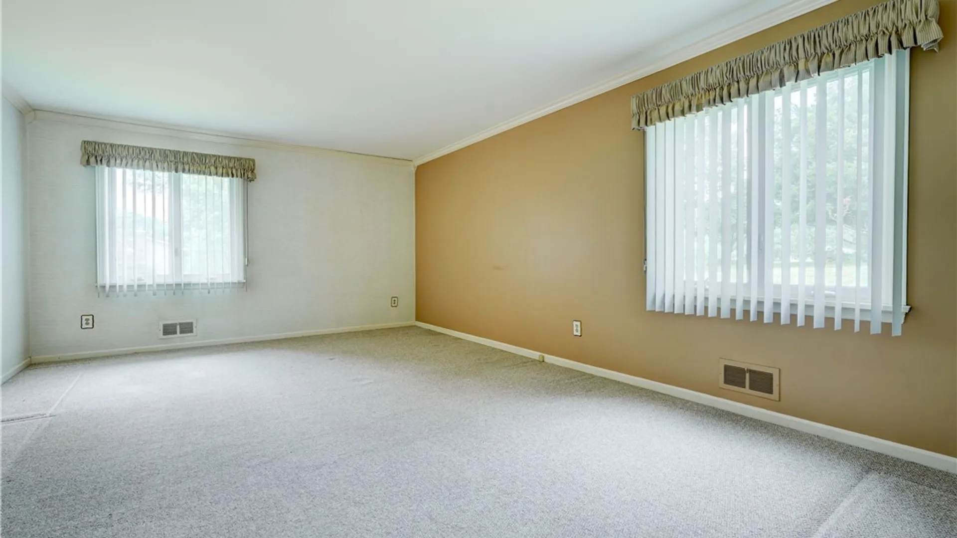 Property at 4 Pin Hook Lane, Pittsford, NY 14534 29