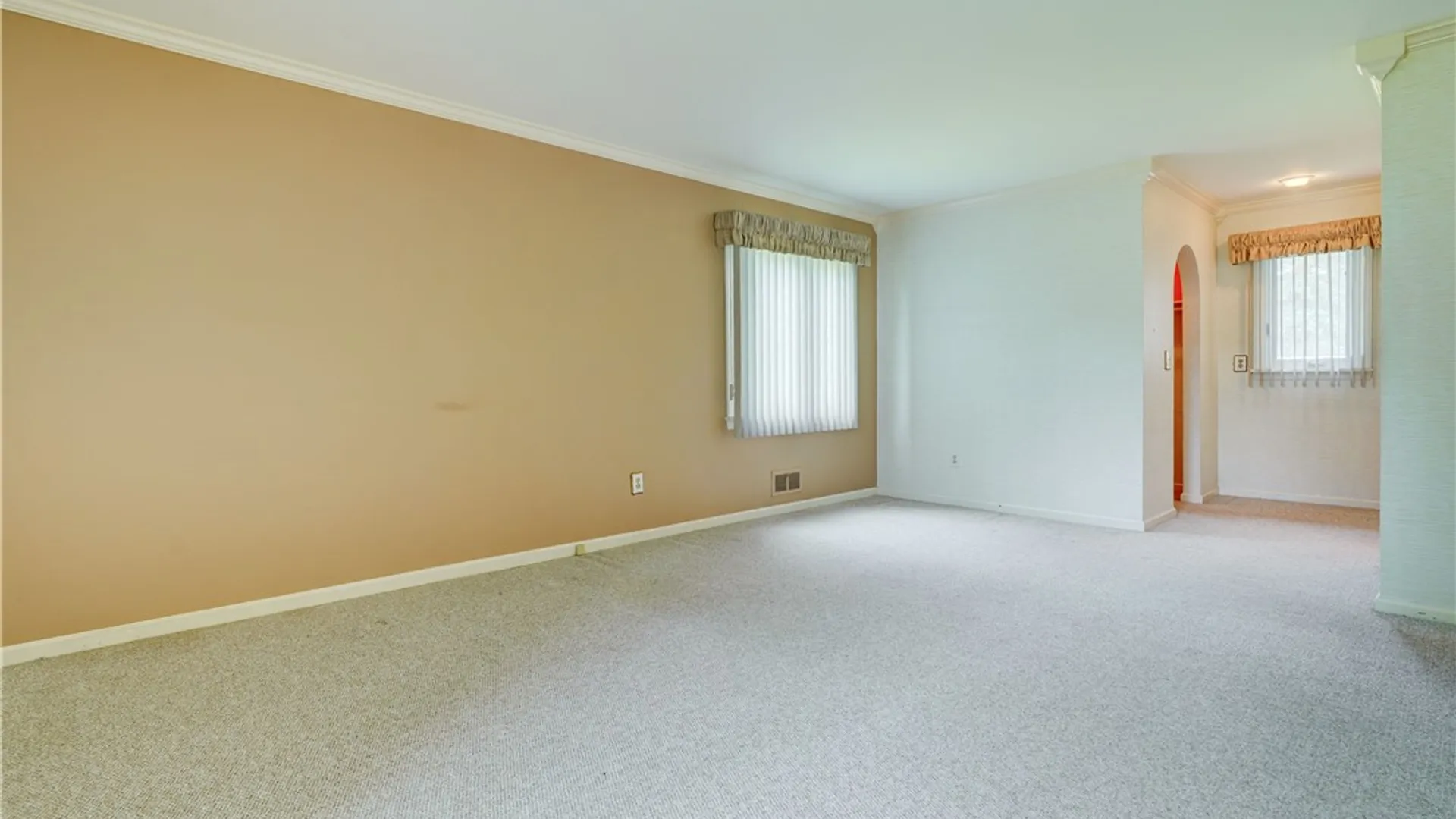 Property at 4 Pin Hook Lane, Pittsford, NY 14534 31