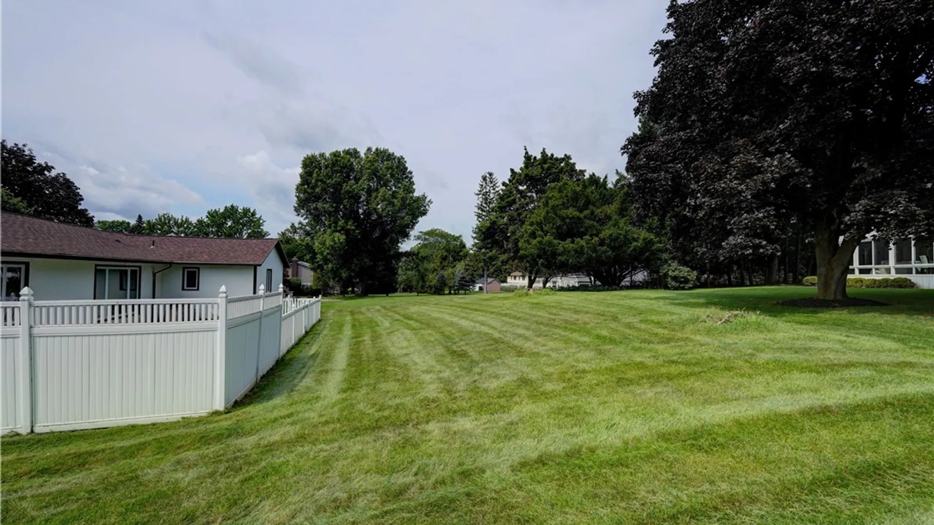 Property at 4 Pin Hook Lane, Pittsford, NY 14534 35