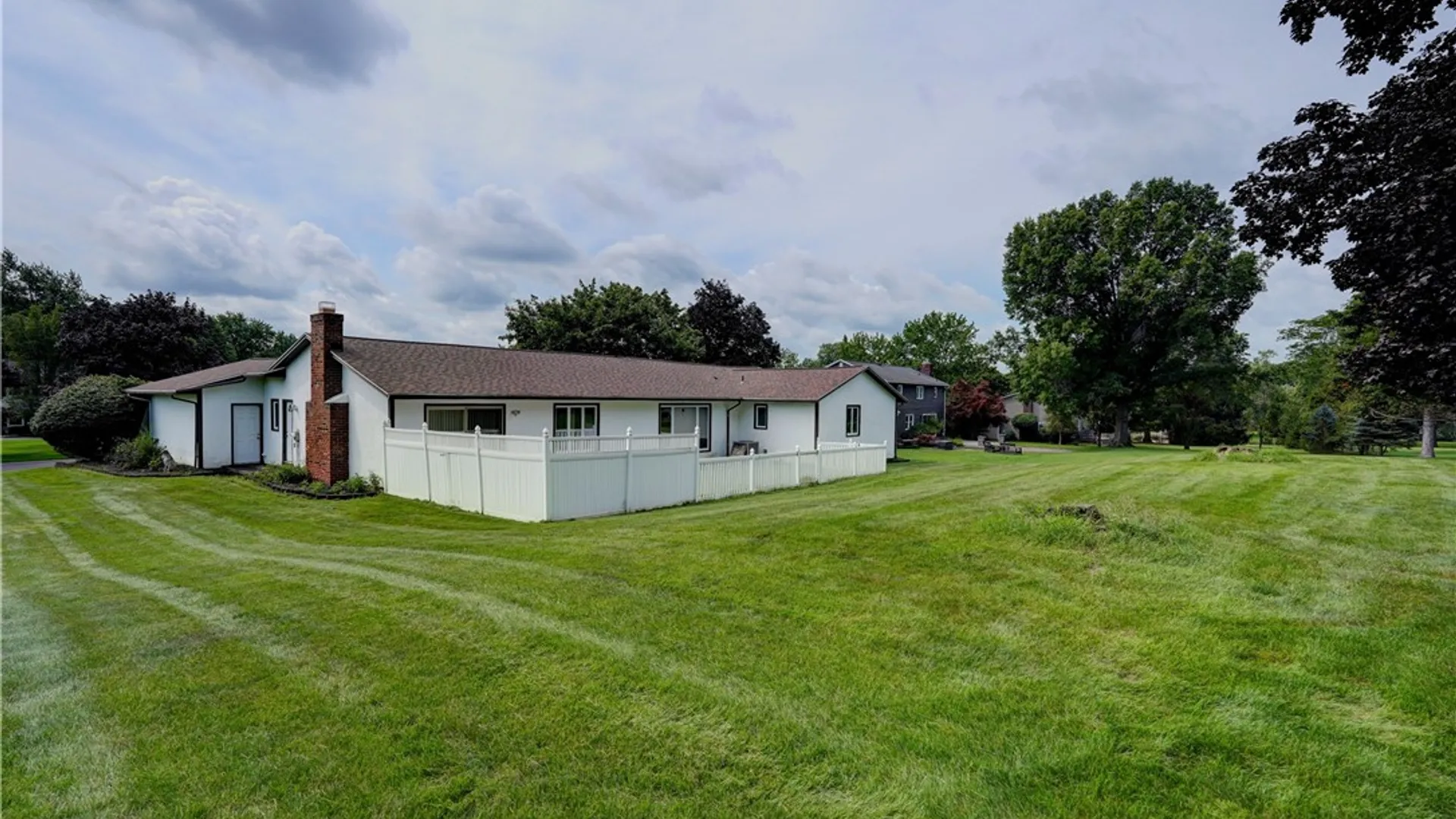 Property at 4 Pin Hook Lane, Pittsford, NY 14534 36