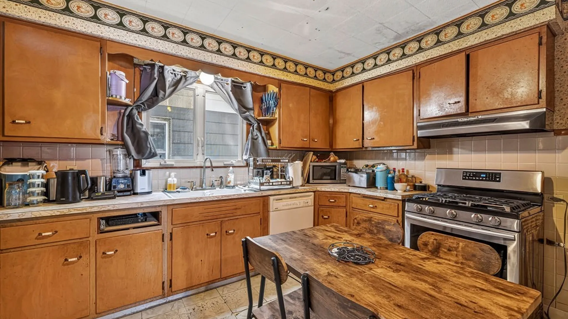 Property at 25 Hoyt Street, Buffalo, NY 14213 10