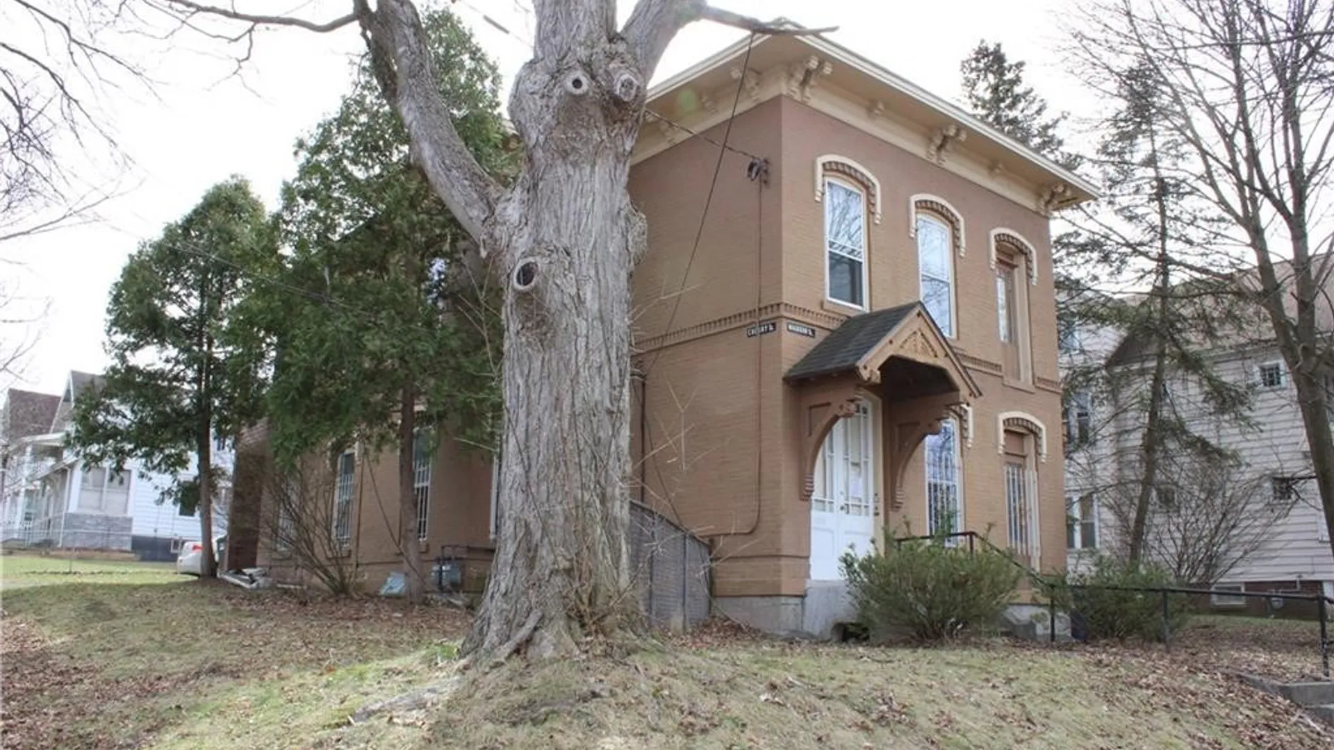 Property at 1326 Madison Street, Syracuse, NY 13210 4