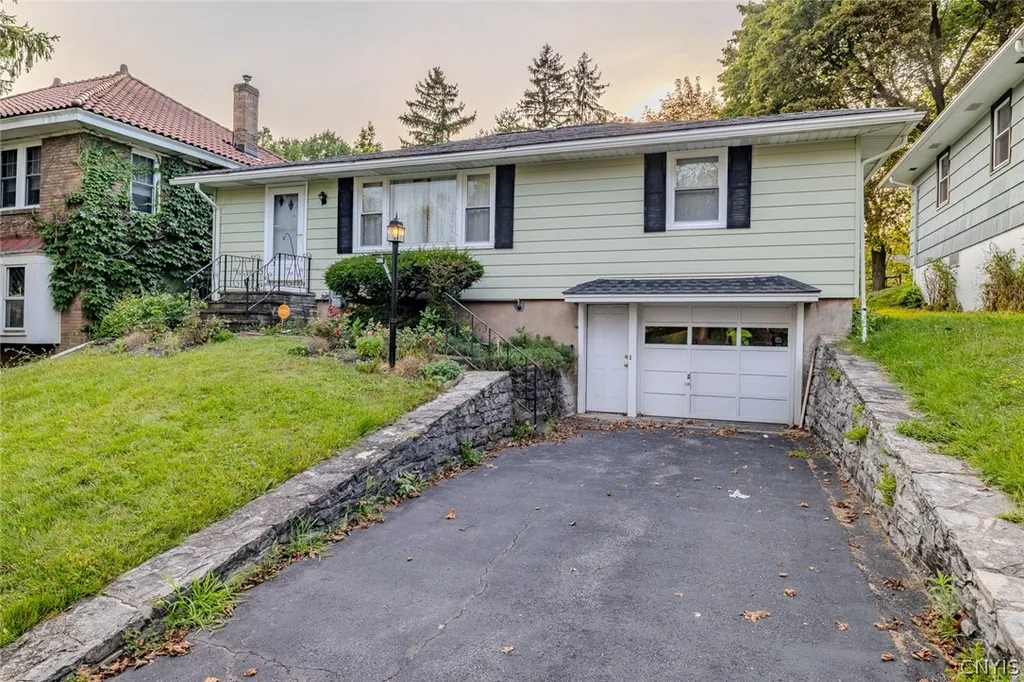Property at 306 Carlton Drive, Syracuse, NY 13214