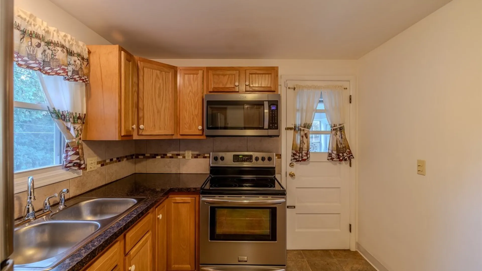 Property at 306 Carlton Drive, Syracuse, NY 13214 6