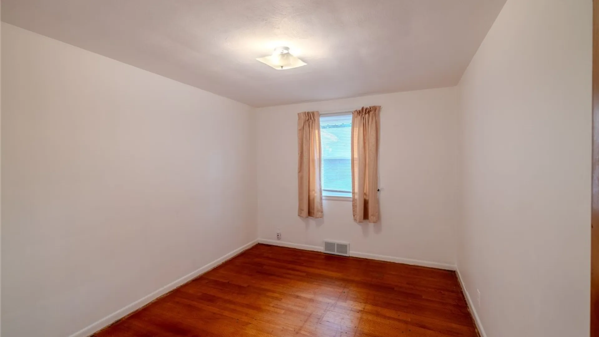 Property at 306 Carlton Drive, Syracuse, NY 13214 16