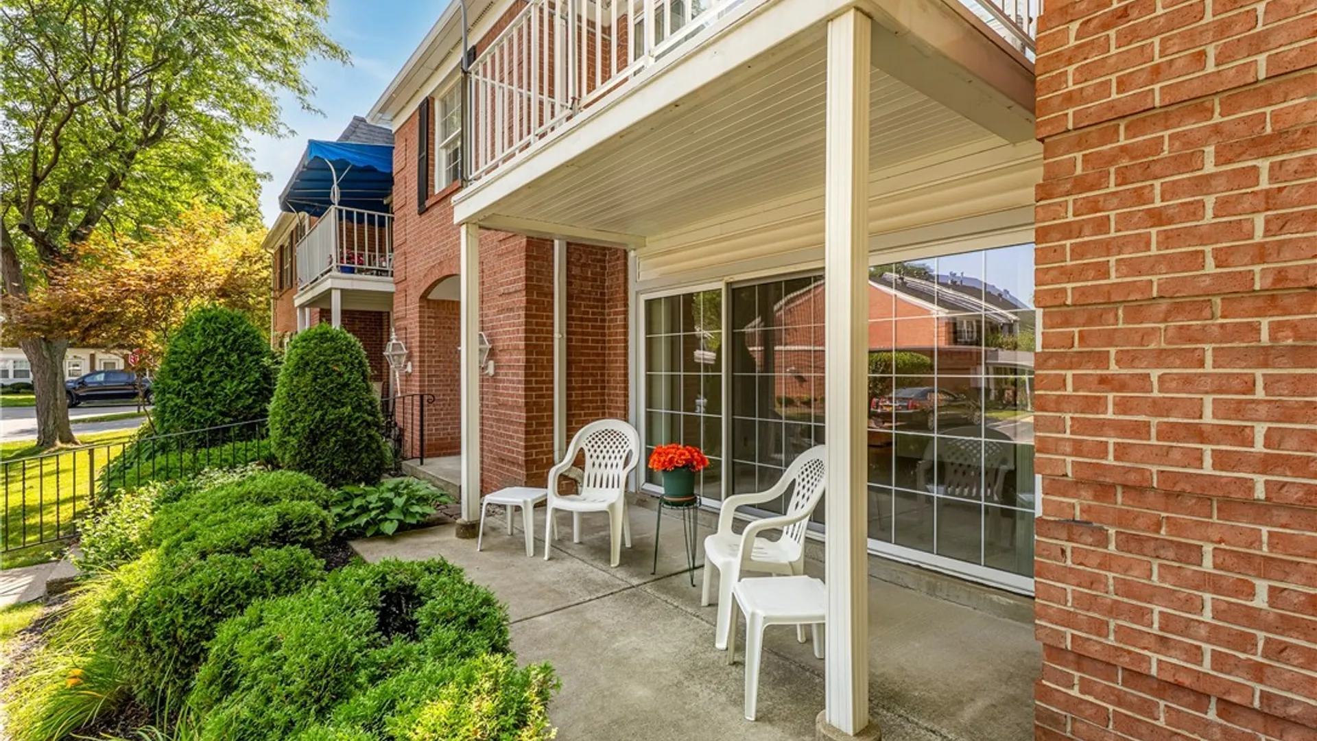 Property at 71 Homer Lane, Amherst, NY 14221 3