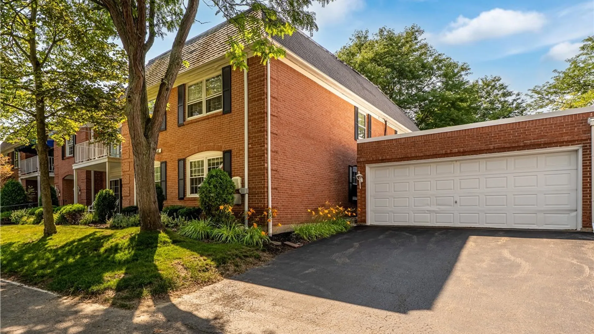 Property at 71 Homer Lane, Amherst, NY 14221 4
