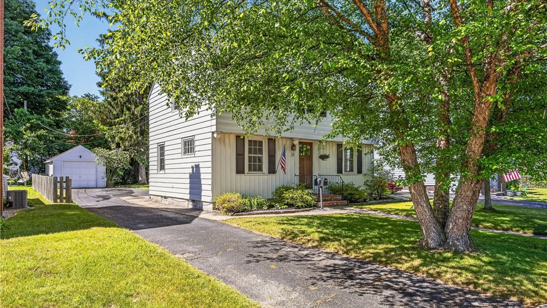 Property at 33 Coolidge Road, Irondequoit, NY 14622 32