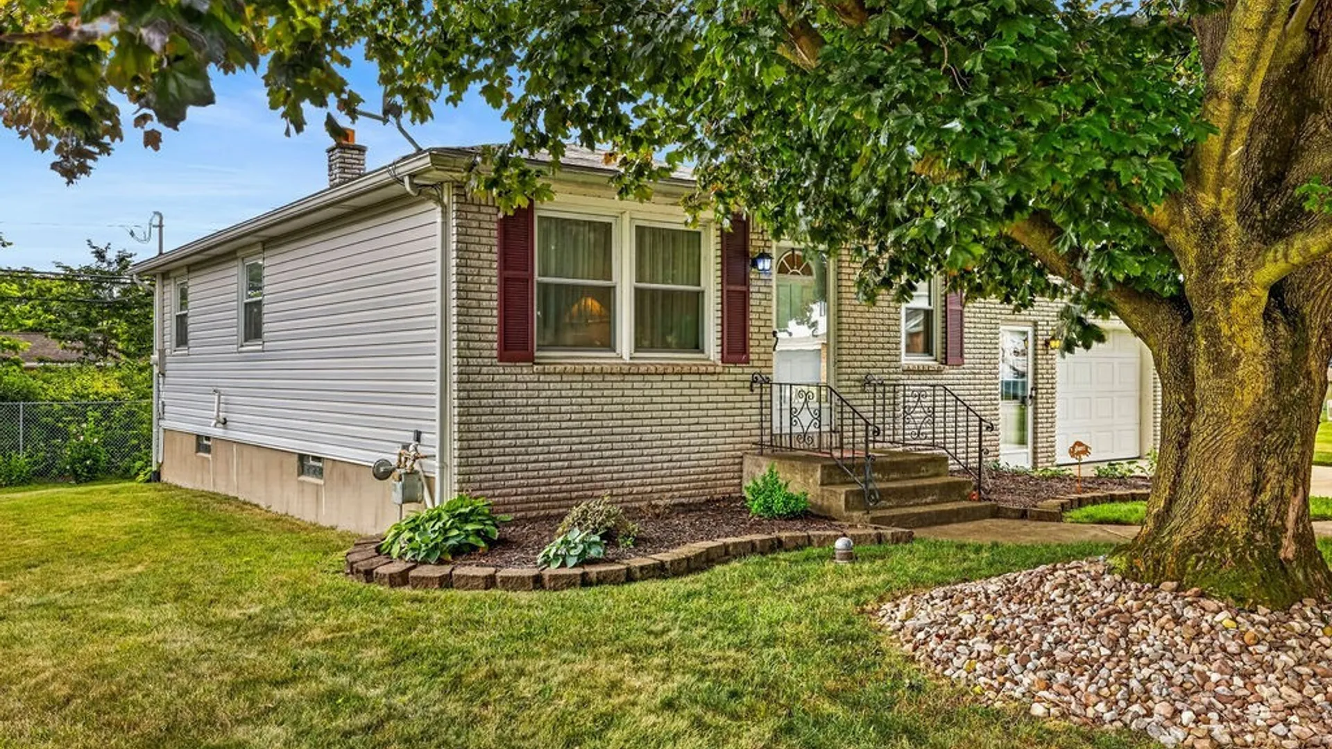Property at 31 George Drive, West Seneca, NY 14224 3