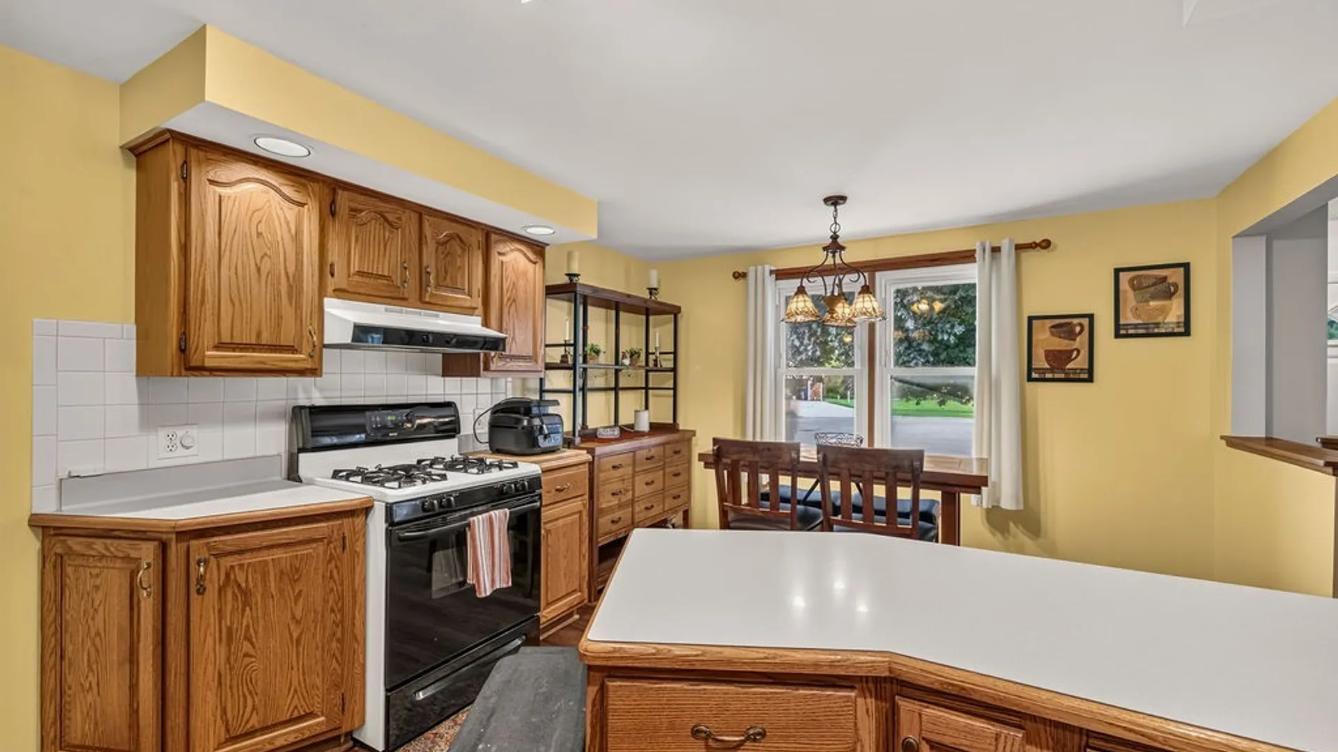 Property at 31 George Drive, West Seneca, NY 14224 11