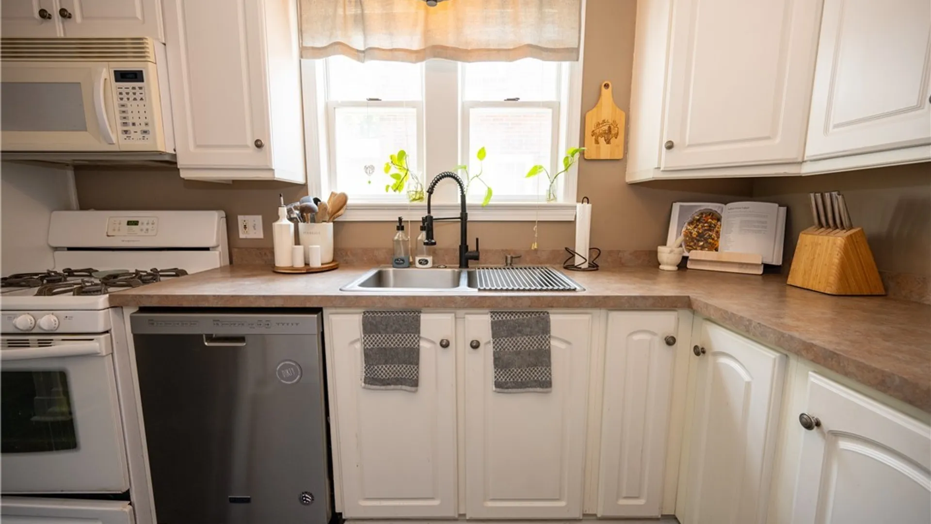 Property at 56 University Court, Amherst, NY 14226 17