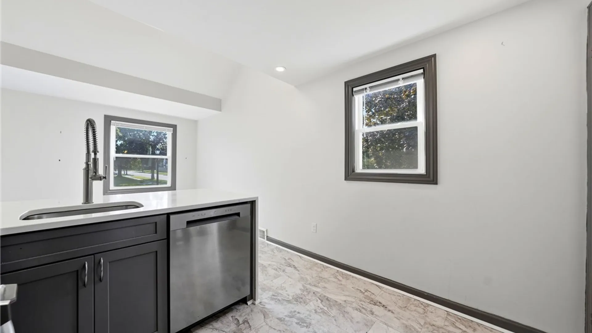 Property at 196 Deumant, Tonawanda, NY 14223 36