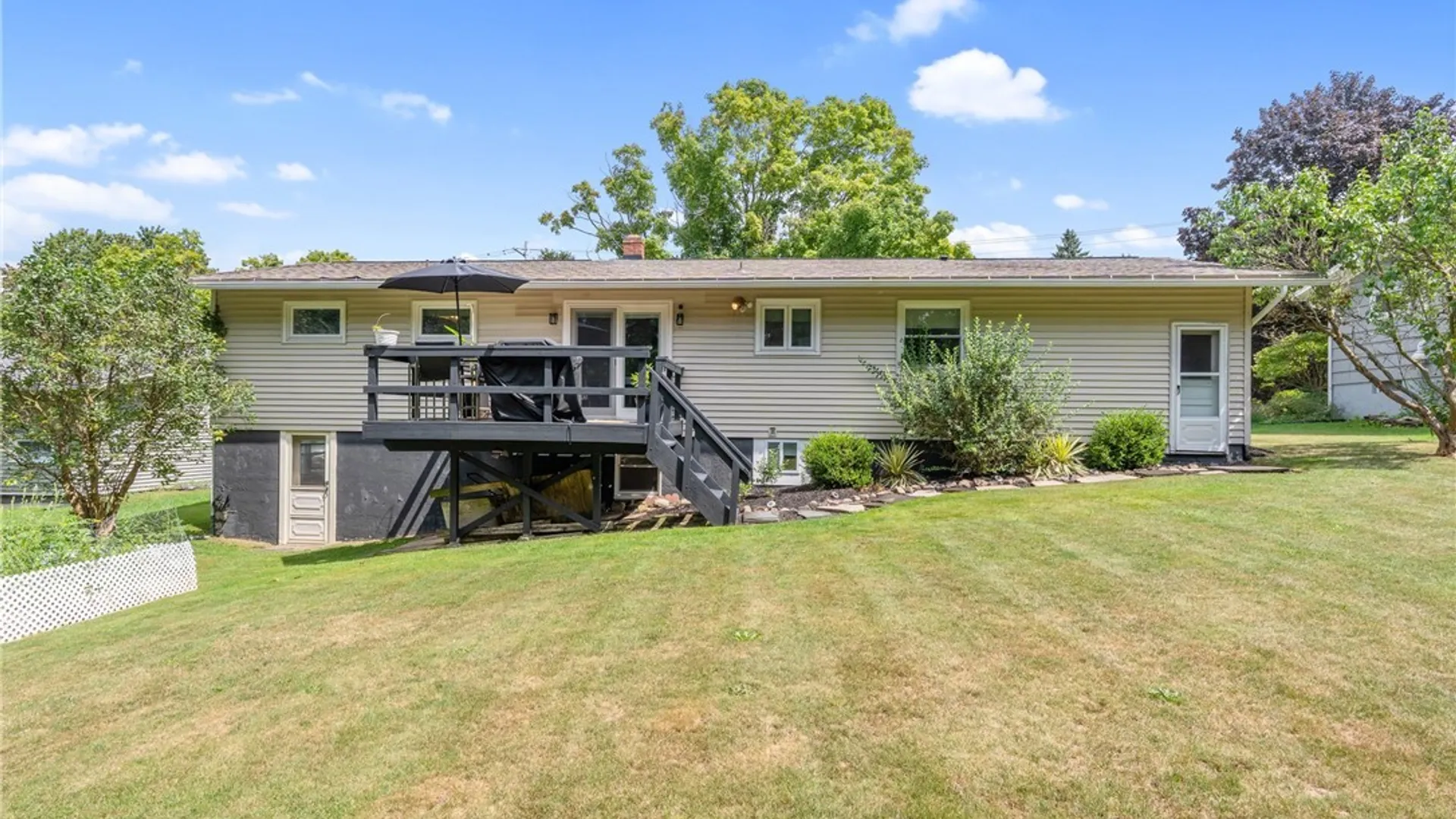 Property at 107 Sylvan Way, Camillus, NY 13031 32