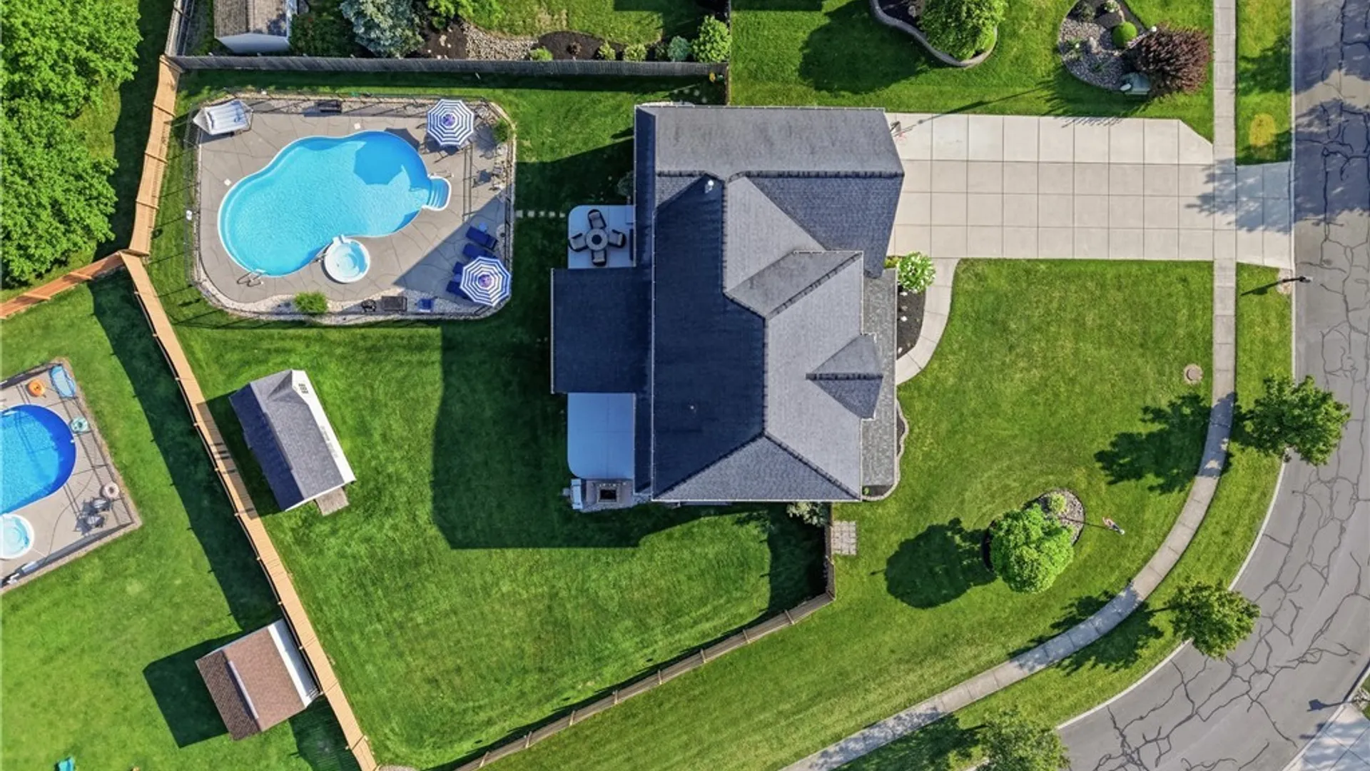 Property at 135 Independence Lane, Grand Island, NY 14072 44