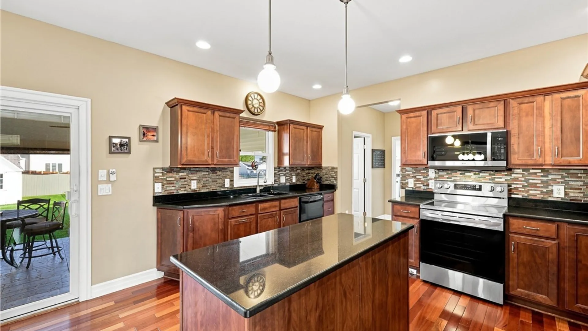 Property at 135 Independence Lane, Grand Island, NY 14072 10