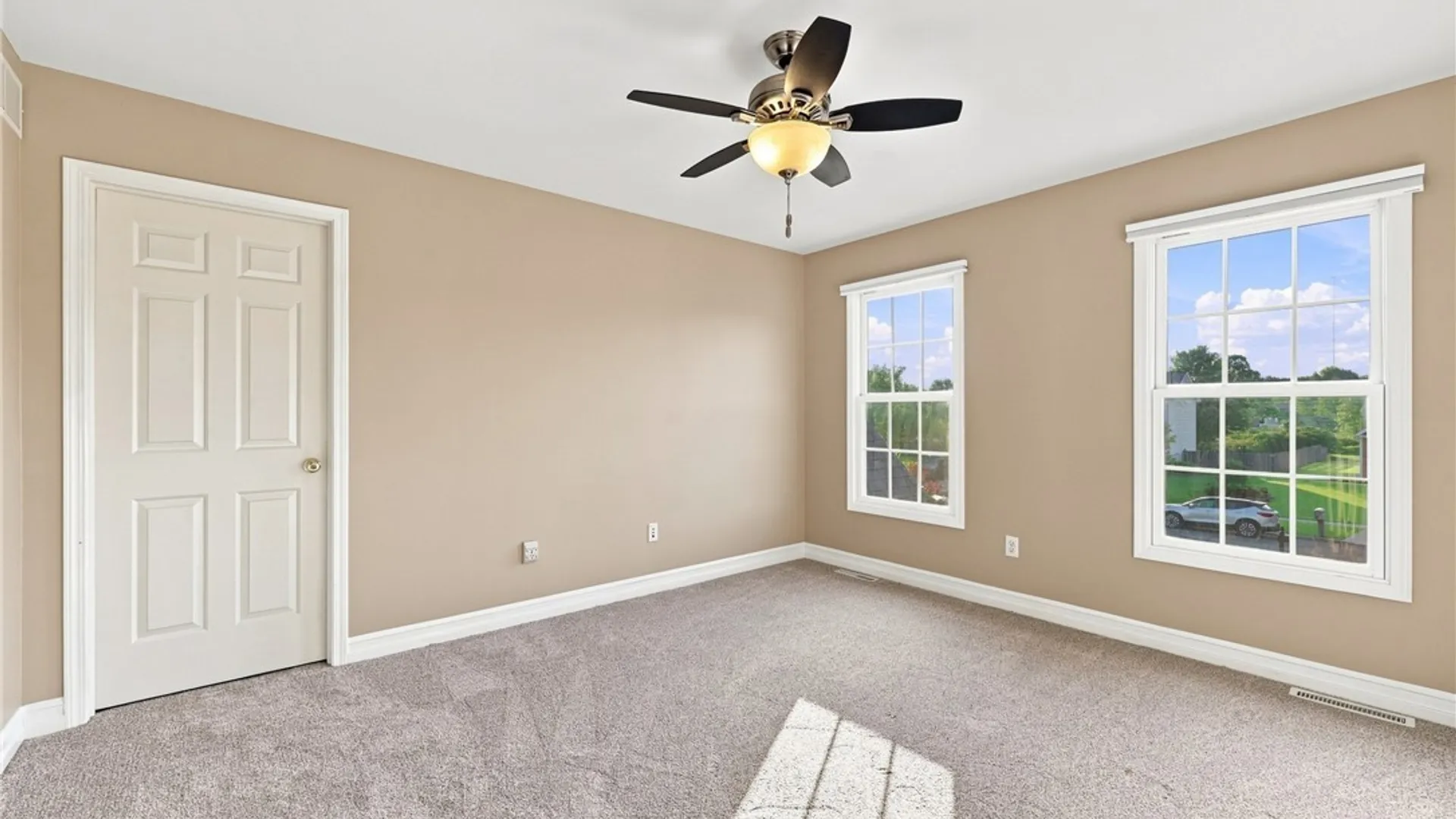 Property at 135 Independence Lane, Grand Island, NY 14072 23