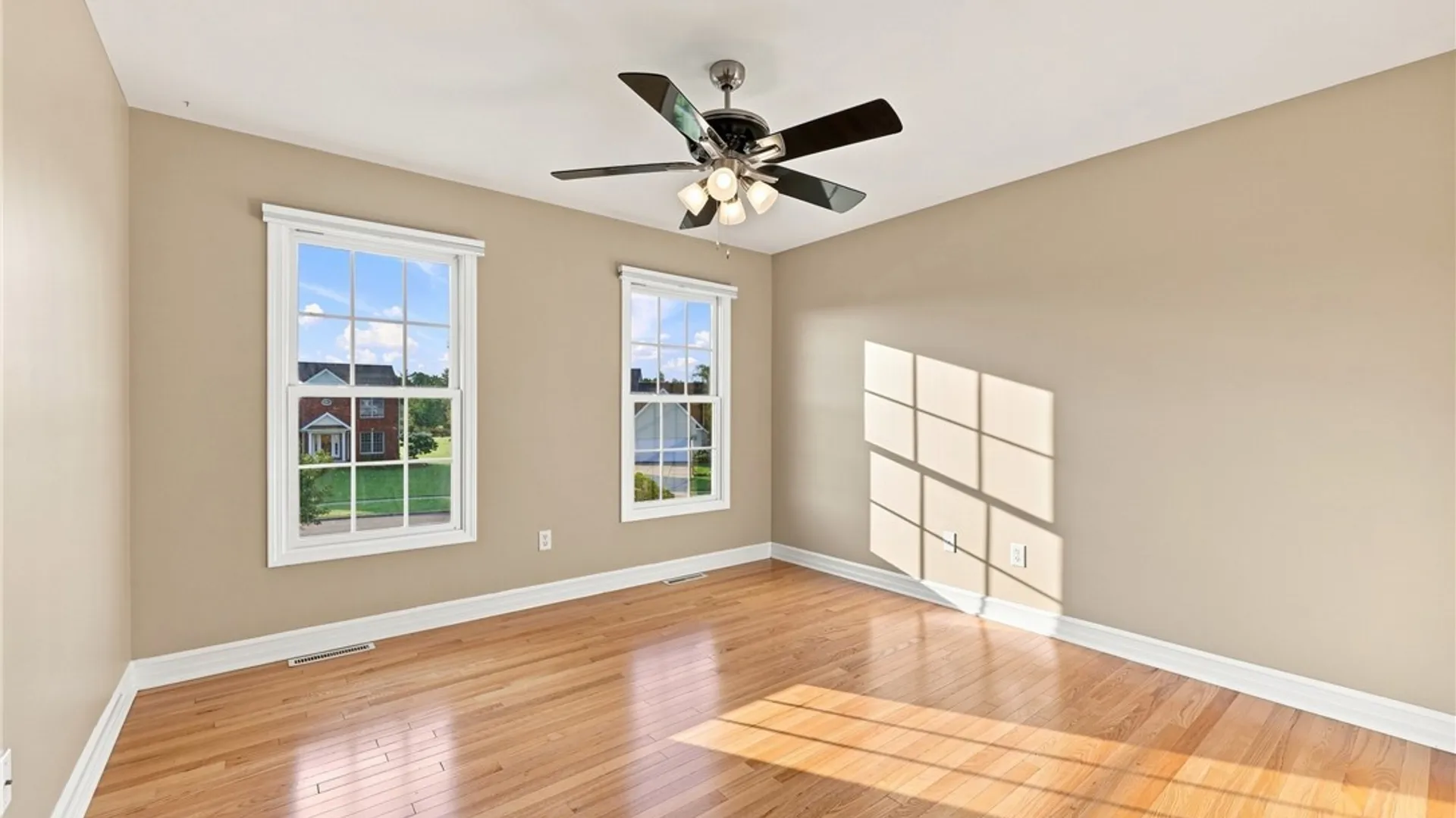 Property at 135 Independence Lane, Grand Island, NY 14072 28