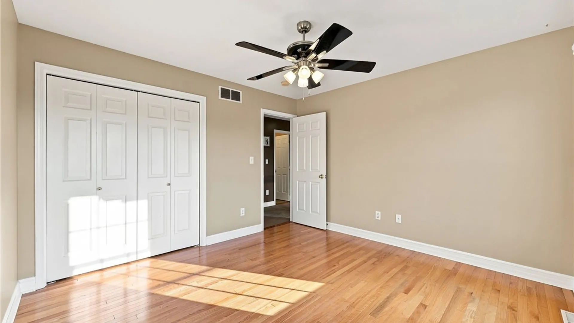 Property at 135 Independence Lane, Grand Island, NY 14072 29