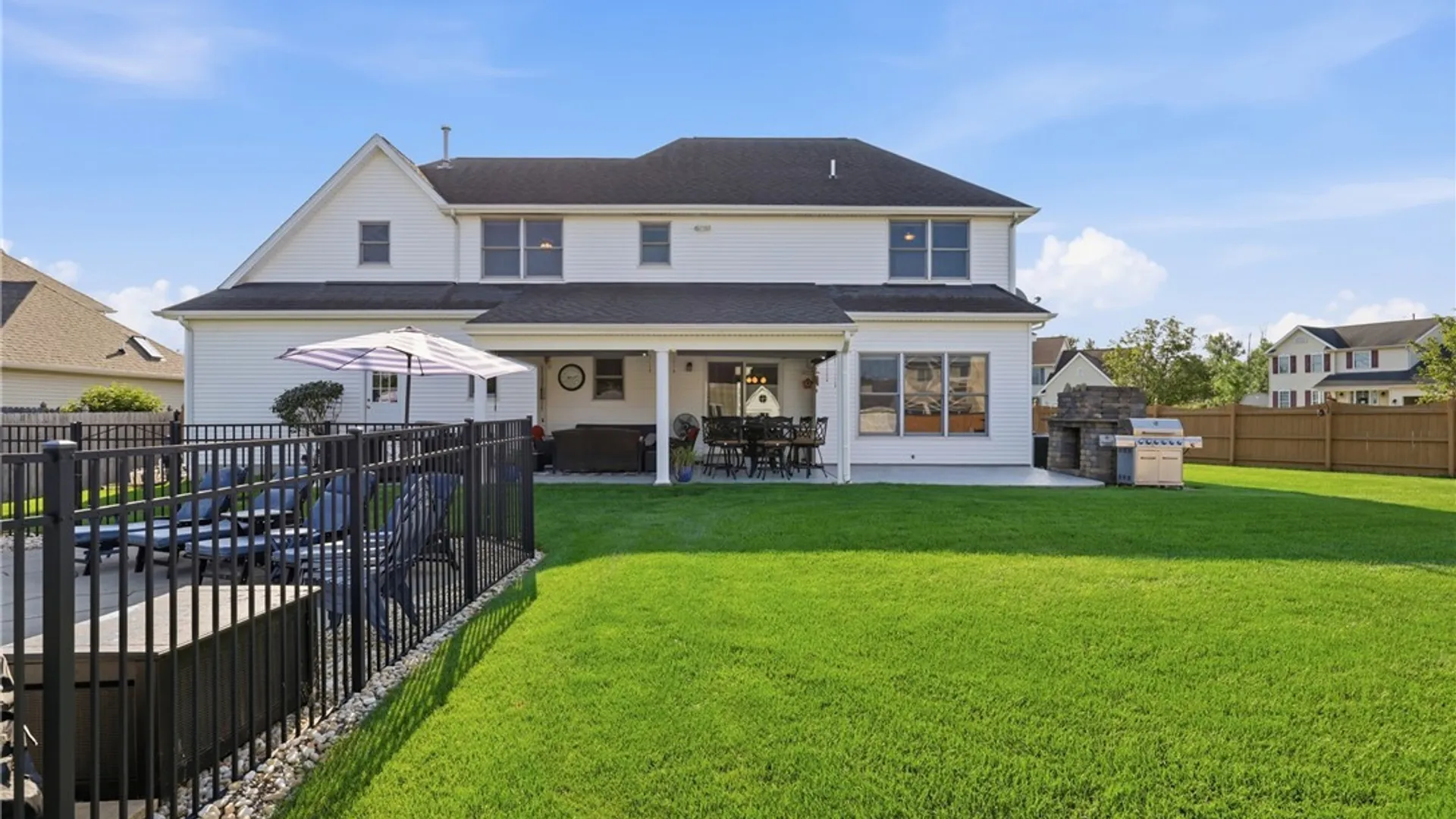 Property at 135 Independence Lane, Grand Island, NY 14072 36