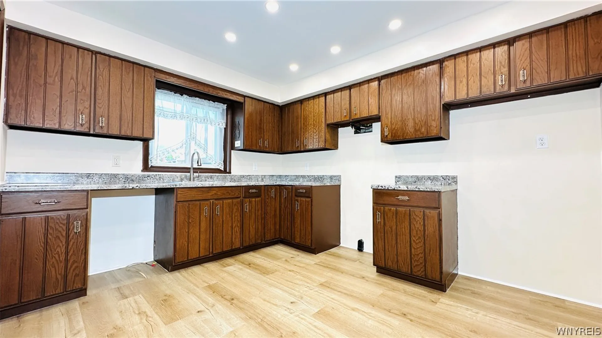Property at 2486 LaSalle Avenue, Niagara Falls, NY 14301 16