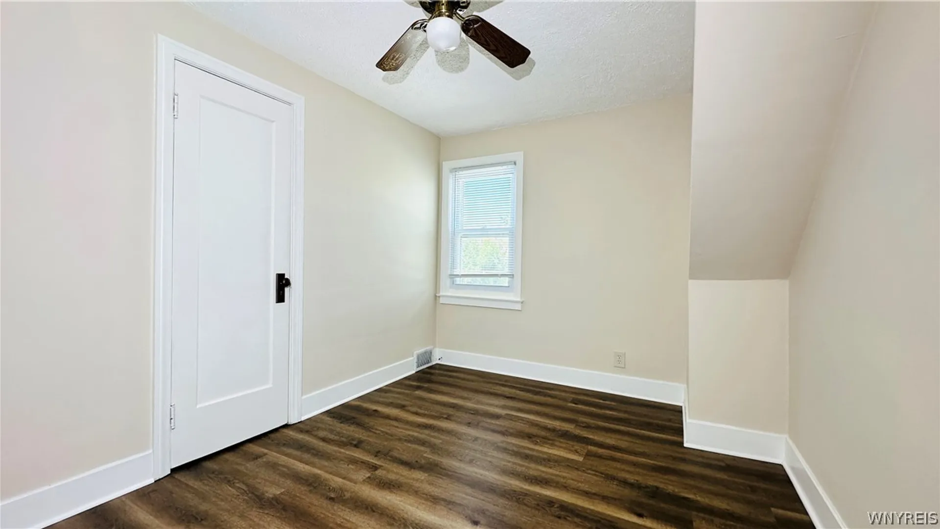 Property at 2486 LaSalle Avenue, Niagara Falls, NY 14301 21