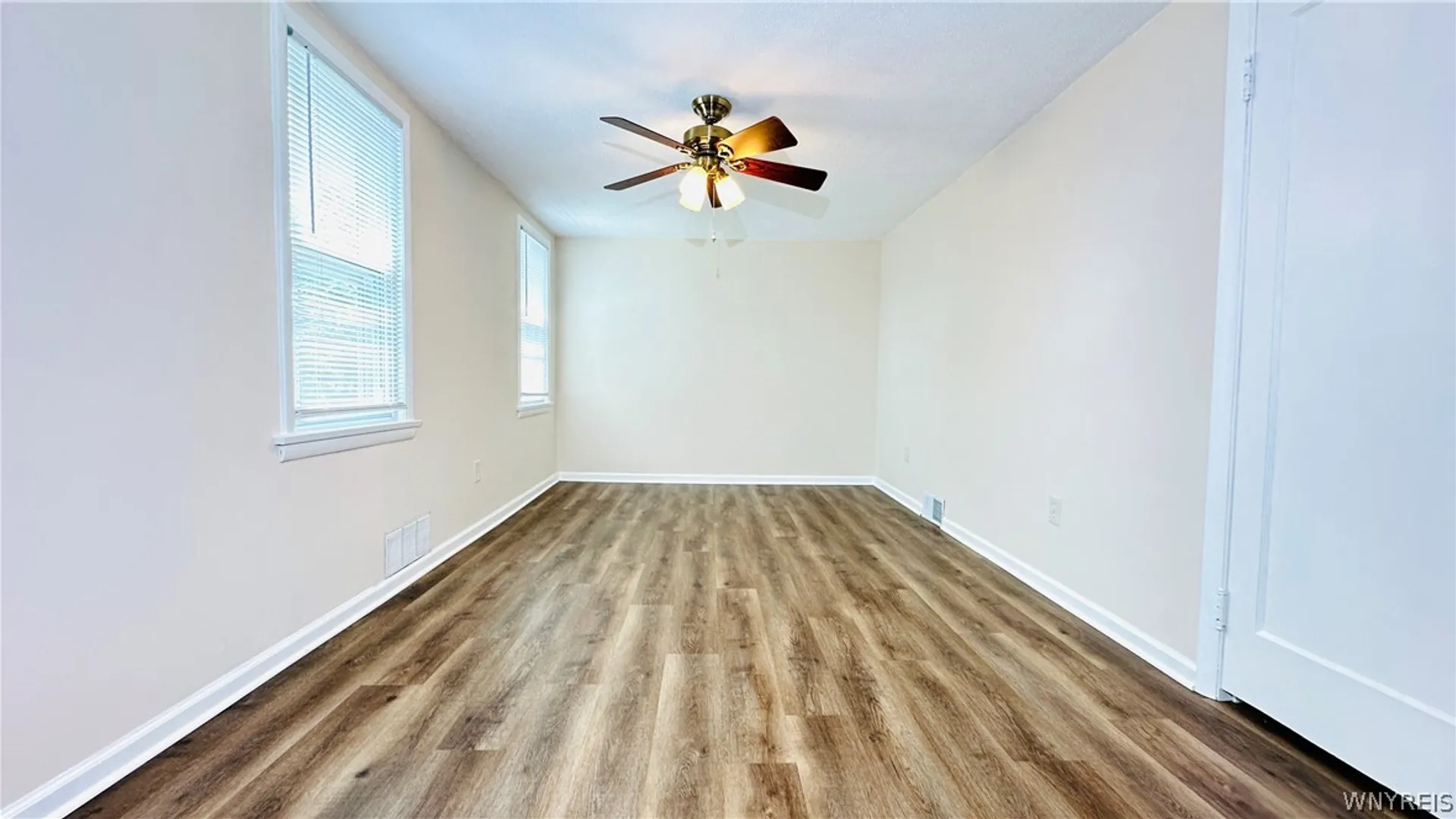 Property at 2486 LaSalle Avenue, Niagara Falls, NY 14301 23