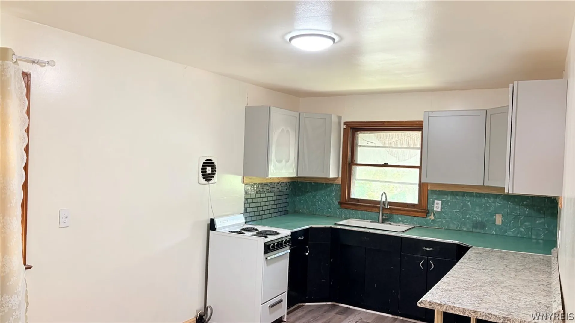Property at 353 38th Street, Niagara Falls, NY 14303 10